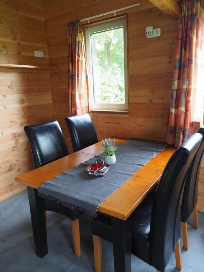 Chalet de Schenk- Camping 't Dekske Wintelre Exterior foto